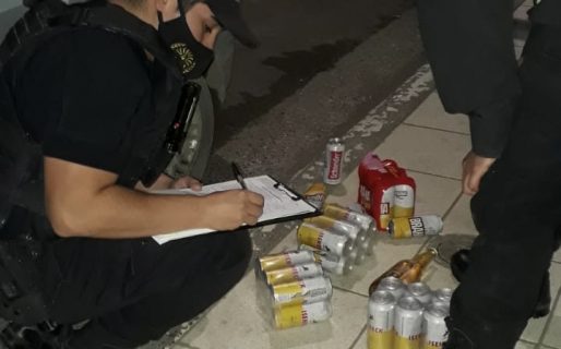 La policía controló cervecerías, autos y casi mil personas