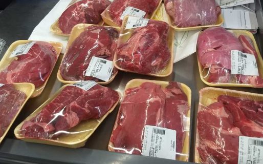 Lo detuvieron cuando intentaba llevarse 11 bandejas de carne del supermercado