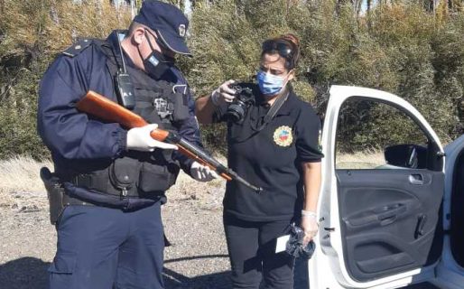 Detuvieron a un hombre que circulaba con una carabina calibre 22