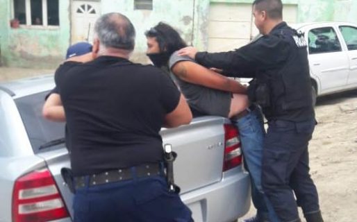 Detuvieron a un hombre que circulaba armado