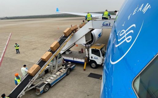 Llega un nuevo millón de vacunas Sinopharm al país