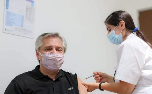 El tuit de Sputnik V sobre el positivo de Alberto Fernández tras ser vacunado