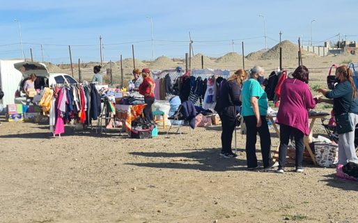 Feriantes a la espera de un predio antes de la llegada del frio