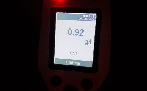 Manejaba en zigzag y alcoholizado por la Ruta 3