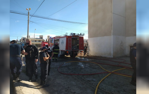 Incendio en un departamento de las 1008 Viviendas