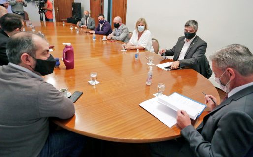 Arcioni se reunió con su gabinete para analizar los trabajos realizados en la Cordillera