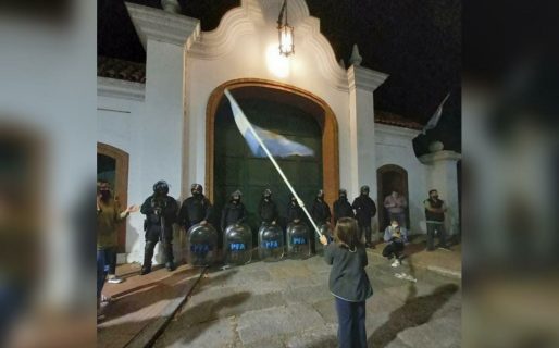 Protesta en Olivos tras las medidas anunciadas: la foto que recorre el país