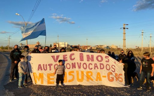 Más de 100 familias del barrio Azcuénaga reclaman la falta de servicio de gas y cloacas