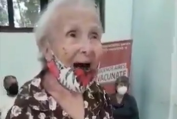 VIDEO: Tiene 92 años, se vacunó y le cantó un tango a las enfermeras en agradecimiento