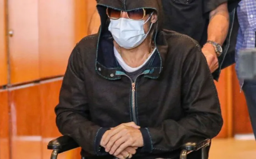 Brad Pitt, en silla de ruedas al dejar centro médico: ¿qué le pasa?