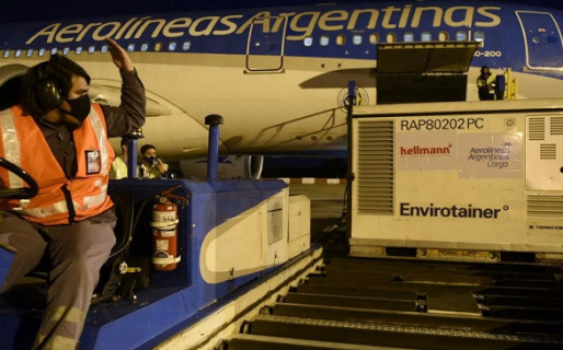 El jueves llegan al país un millón de dosis más de la vacuna Sinopharm