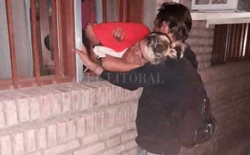 Una joven embarazada entró a robar y quedó atrapada en la reja