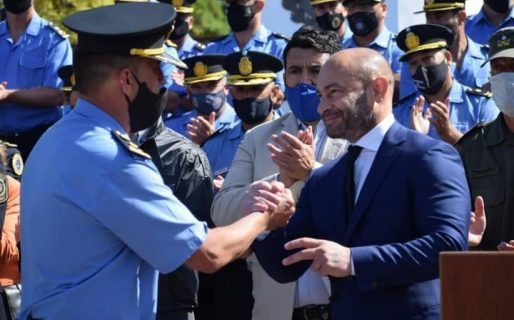 “Hay una encuesta que nos da un mensaje terrible: toda la sociedad está podrida de los políticos”