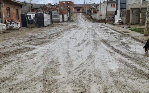 Anuncian chaparrones durante todo el martes