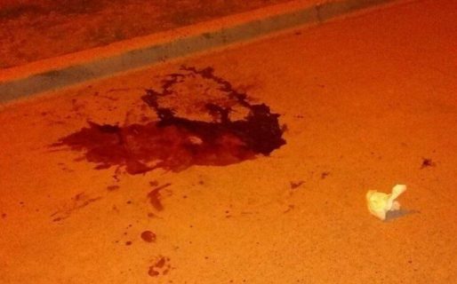 Lo apuñalaron para robarle las zapatillas