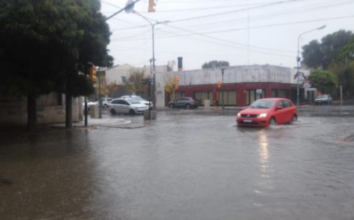 Temporal en Chubut: calles anegadas, casas inundadas y 14 familias evacuadas
