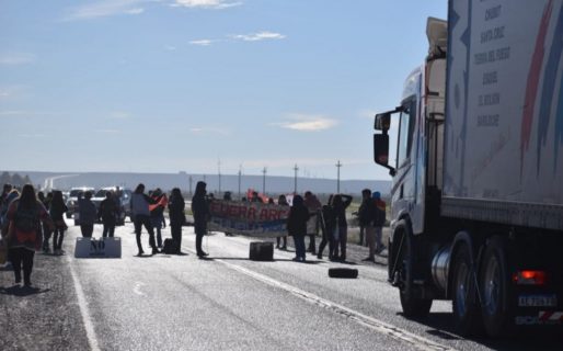 Manifestantes prohibieron el paso a un camionero que lleva respiradores a Tierra del Fuego