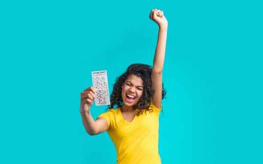 Un joven encontró un billete de lotería ganador, lo devolvió a su dueña y su gesto se viralizó