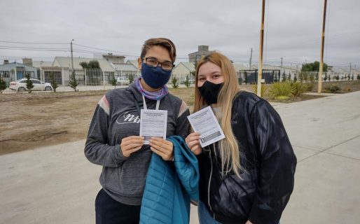 Comodoro: son amigas, padecen la misma enfermedad, y les tocó vacunarse juntas contra el Covid-19