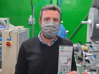 Una empresa textil que estaba en crisis se reconvirtió y hoy emplea a 90 personas