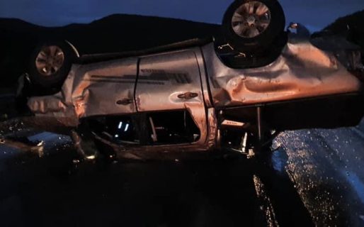 Una camioneta volcó en Ruta 3 en la zona de Cañadón Ferrays