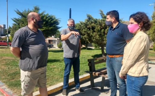 Vecinos de Laprida reclaman que se finalice la obra del pluvial y se mantengan en las plazas