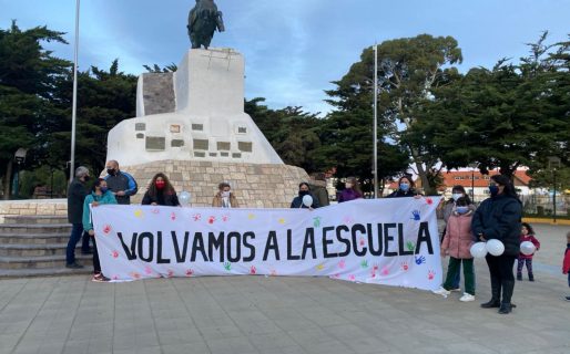 Padres Organizados se manifestaron en reclamo de la presencialidad en las aulas