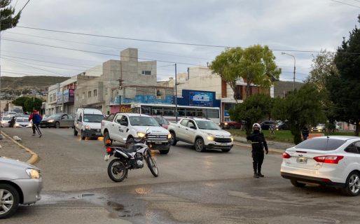 Demoras en el tránsito por un choque en Rivadavia y Viamonte