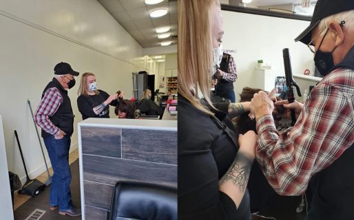 Un abuelo entró a una Escuela de Belleza para aprender a peinar a su esposa
