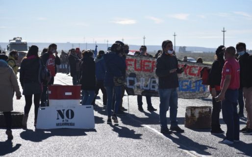 Grupos anti mineros cortan la Ruta 3 en Trelew