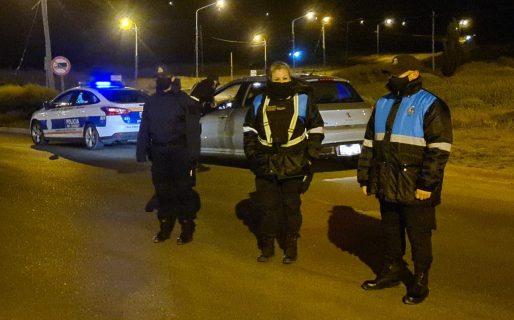 Restricciones: Se podrá circular con un permiso firmado por el empleador