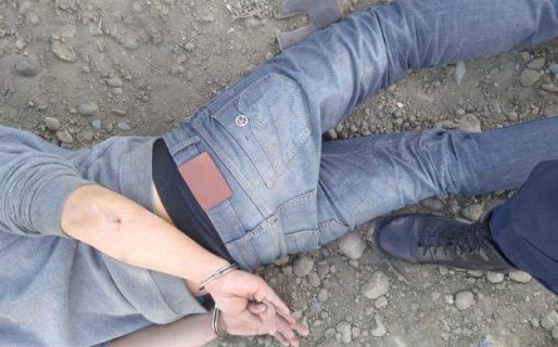 Violó la prohibición de acercamiento y fue hasta la casa de su ex con un ladrillo