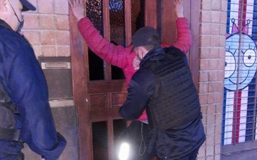 Los atraparon in fraganti cuando intentaban robar un auto