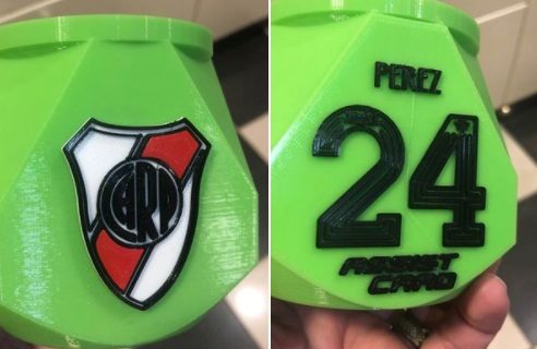 Ya se pueden comprar los mates de Enzo Pérez arquero en Comodoro