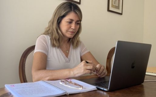 Escándalo por diputada que «contrata en negro» y «se queda con el salario de sus asesores»