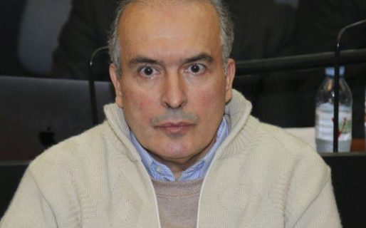 ¿José López vacunado VIP?