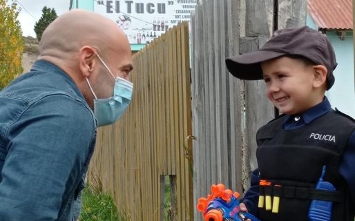 Un niño ve a Massoni como un «superhéroe» y pudo conocerlo