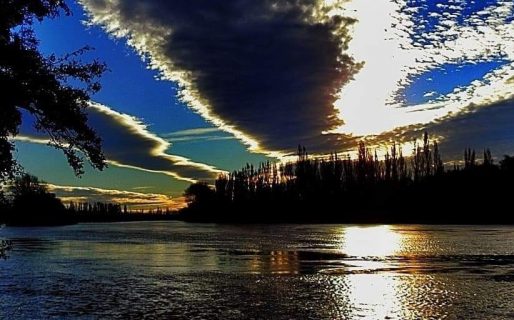 Apareció una nube con la forma de la Patagonia y alcanzaron a fotografiarla