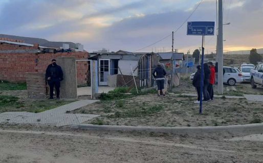 Investigan el fallecimiento de la mujer en Rada Tilly: “La puerta de su casa estaba abierta y había desorden”