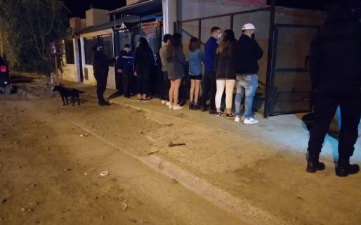 Había más de 65 personas en una fiesta clandestina en Kilómetro 8