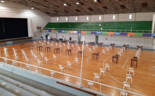 Luque anunció que aumentarán la capacidad de vacunación de Comodoro a 1800 dosis diarias