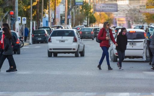 Trelew, Madryn y Esquel no adhieren y permiten este domingo y lunes la circulación hasta las 24