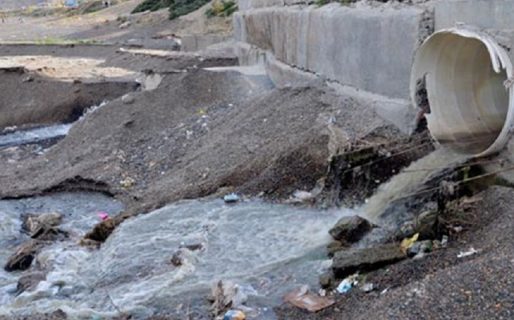 Clausuraron 6 pesqueras en Comodoro por derramar desechos industriales