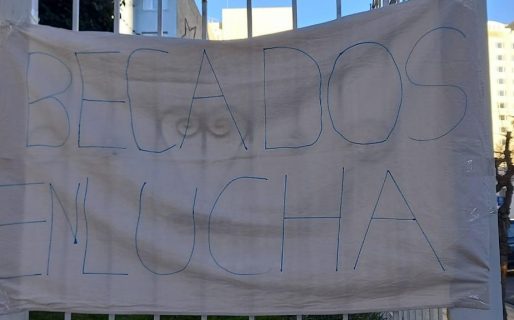 Becarios aseguran que reciben amenazas de despido si continuan el reclamo por mejoras laborales