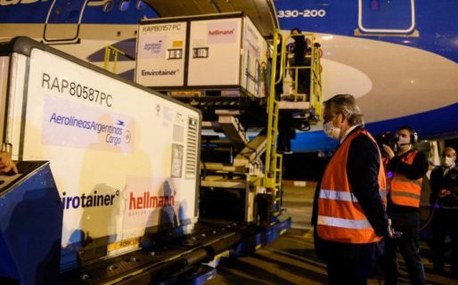 Esta tarde llega al país un nuevo cargamento con más de 900 mil vacunas de AstraZeneca