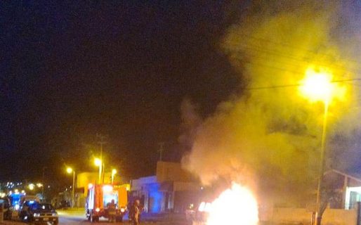 Se incendió un vehículo en Huergo y Los Damascos