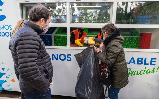Instalación del punto verde móvil y lanzamiento del programa “Vivamos Comodoro más limpio”