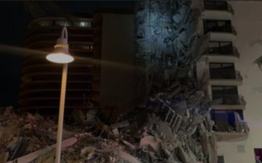Se derrumbó un edificio en Miami: hay al menos un muerto y buscan sobrevivientes