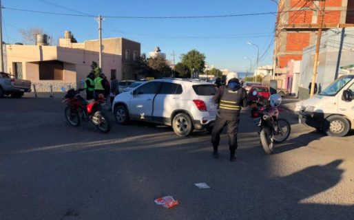 Dos niños golpeados en un choque en La Loma
