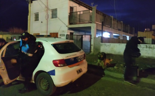 Golpearon la puerta, atendió y recibió una puñalada de la esposa de su actual pareja